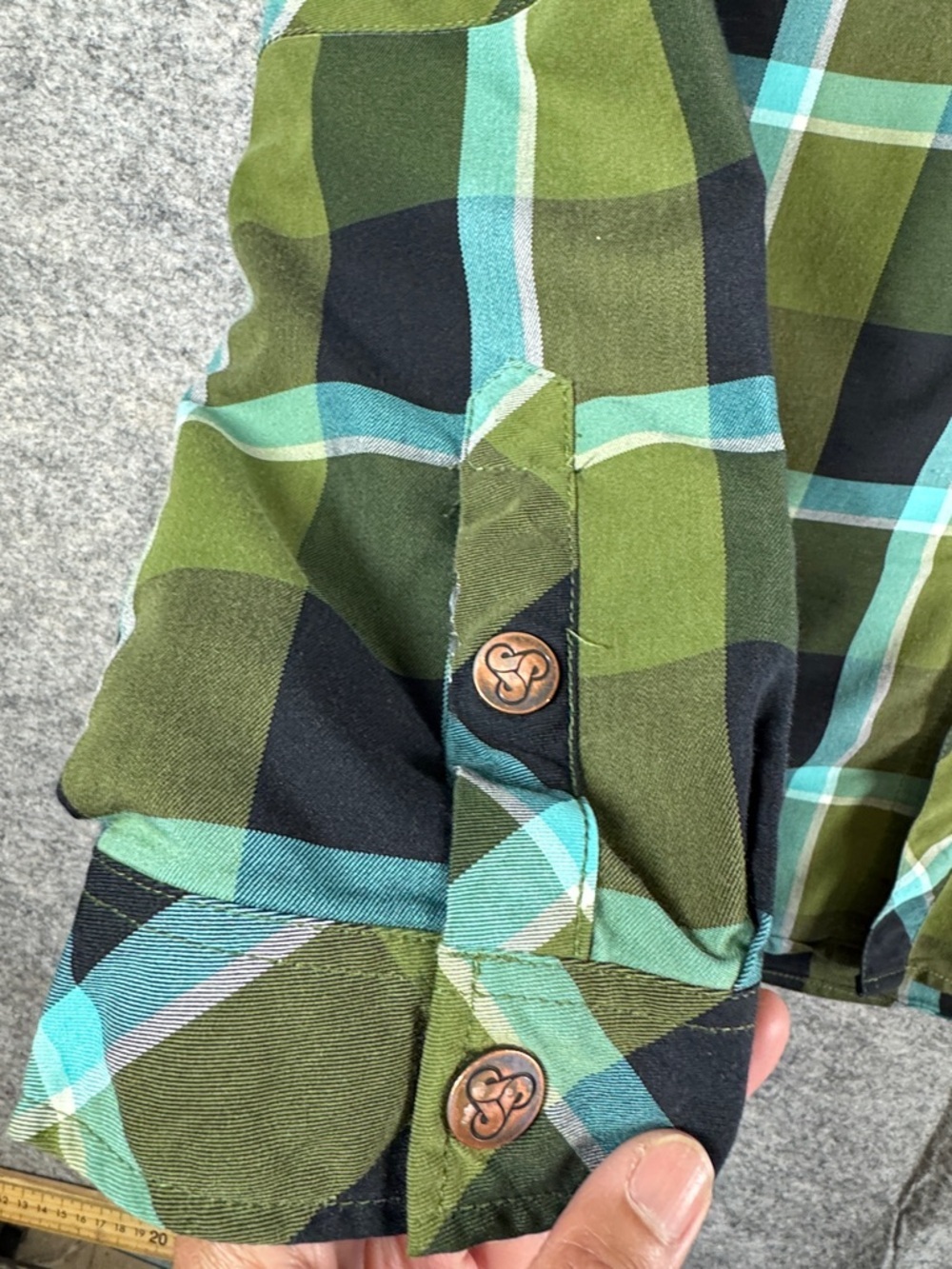Sombrio Green Black Plaid Flannel Button Up Shirt Size XL Outdoor Casual Utility - Picture 5 of 14